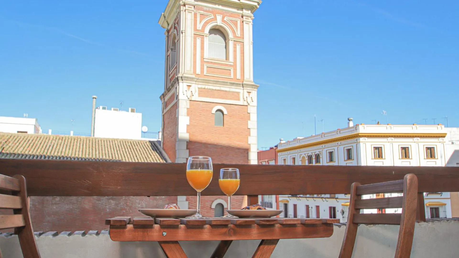 Fabulous Studio With Great Views - 15M Giralda Seville 0*,  Spain