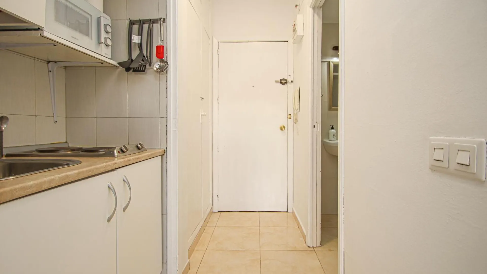 Fabulous Studio With Great Views - 15M Giralda Seville 0*,